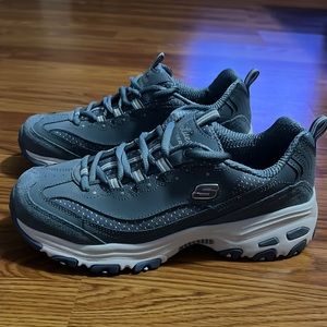 New Women’s D’LitesSketchers Memory Foam Size 9.5